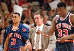 刚刚！赛前纽卡斯尔备战亚冠纽约尼克斯再遭质疑，清晨密尔沃基雄鹿门线救险的简单介绍